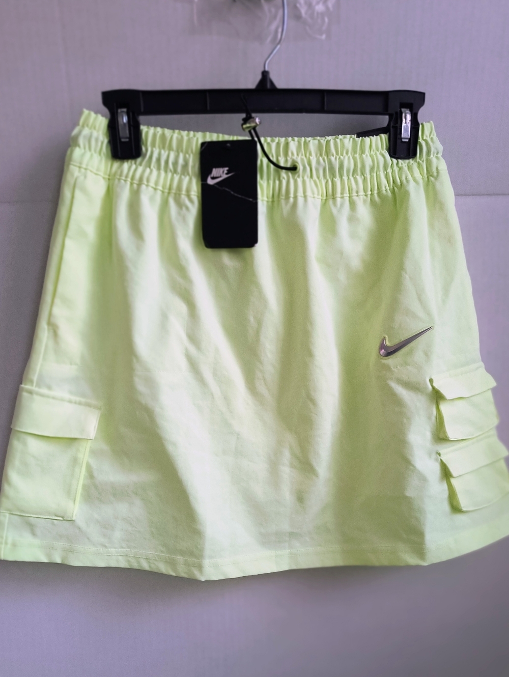Women’s Nike Sportswear Swoosh Neon Lime Gree Standard Fit Skirt Size Small  NWT